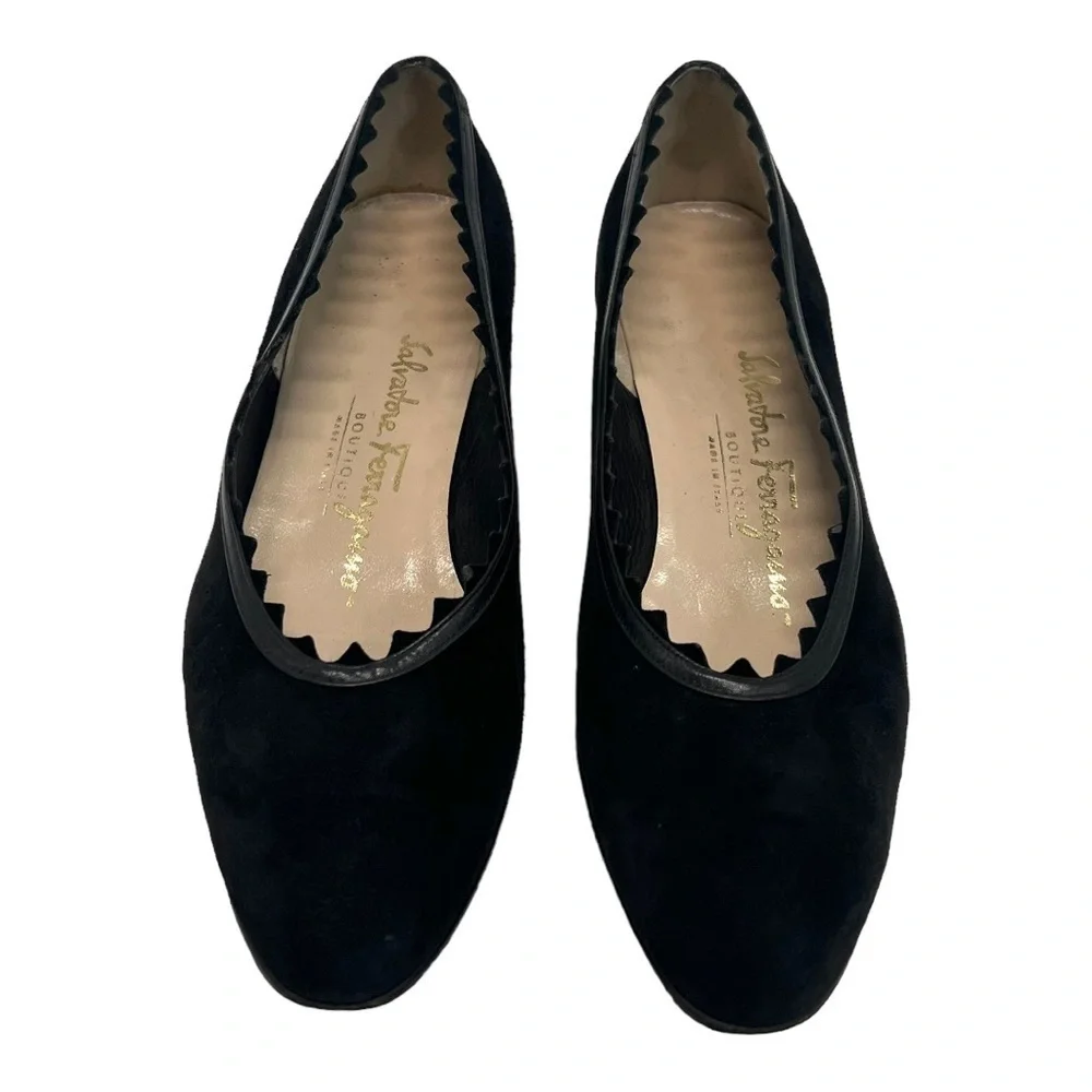 Salvatore Ferragamo Frania 40 Black Suede Leather Scallop Pumps Womens 7 AAA - Picture 5 of 16
